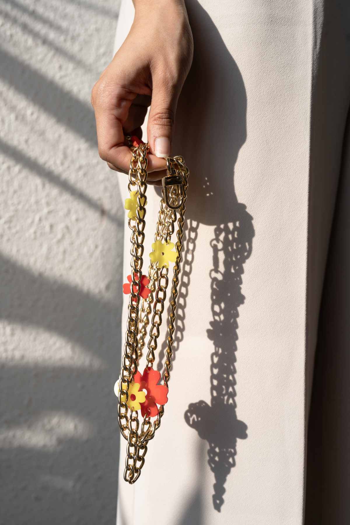 RED FLOWER LONG PHONE STRAP