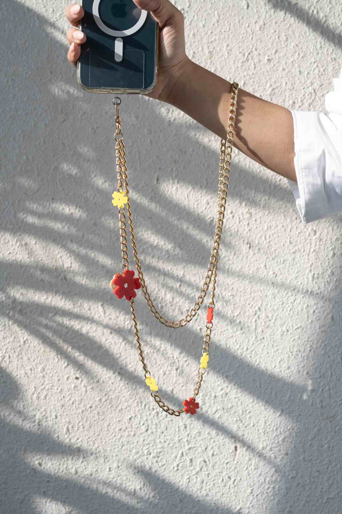 RED FLOWER LONG PHONE STRAP